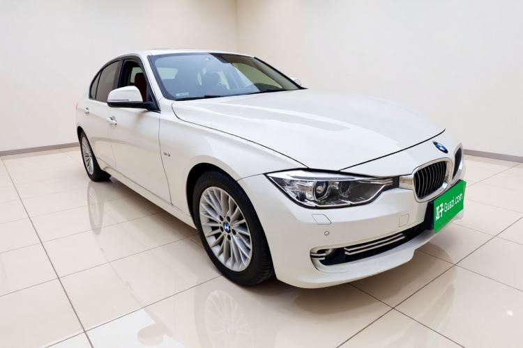Used BMW 3 Series 2014 320Li Luxury Design Package Front Right 45 Deg