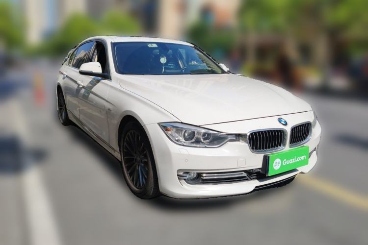 Used BMW 3 Series 2014 320Li Luxury Design Package Front Right 45 Deg