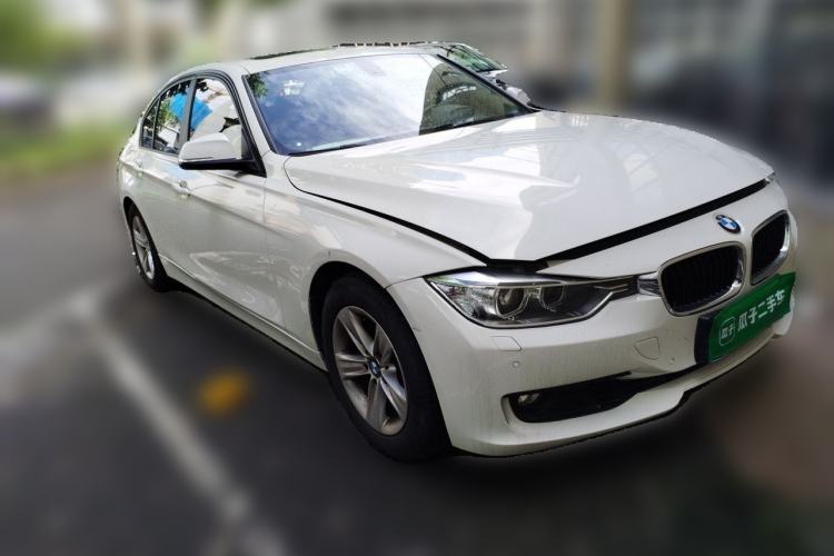 Used BMW 3 Series 2014 320i Sport Edition Front Right 45 Deg