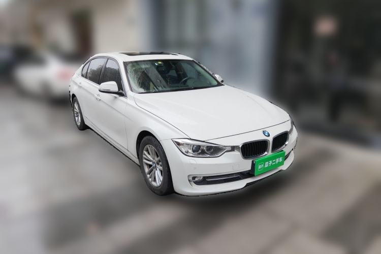 Used BMW 3 Series 2014 320Li Fashion Model Front Right 45 Deg