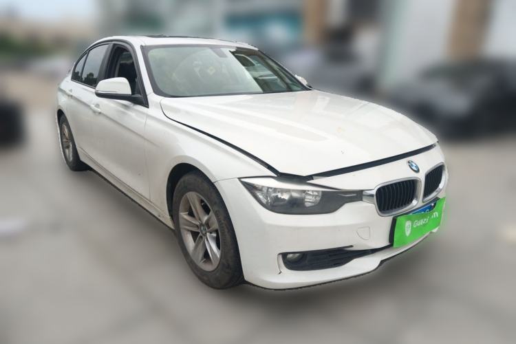 Used BMW 3 Series 2014 320i Active Edition Front Right 45 Deg
