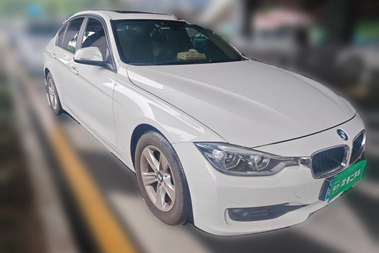 Used BMW 3 Series 2014 320i Active Edition Front Right 45 Deg