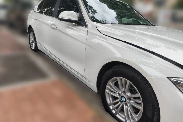 Used BMW 3 Series 2014 320Li Fashion Model Front Right 45 Deg