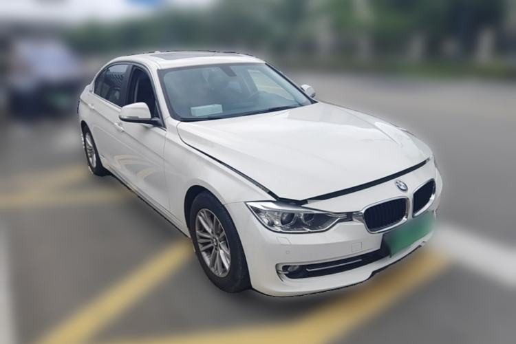 Used BMW 3 Series 2014 320i Sport Edition Front Right 45 Deg