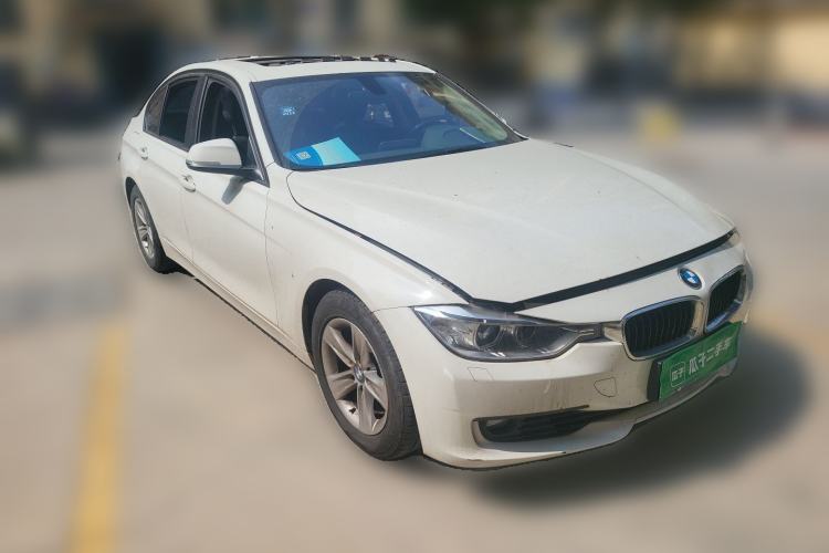 Used BMW 3 Series 2014 320i Sport Edition Front Right 45 Deg