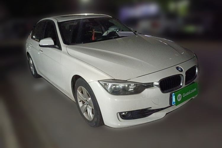 Used BMW 3 Series 2014 320i Active Edition Front Right 45 Deg