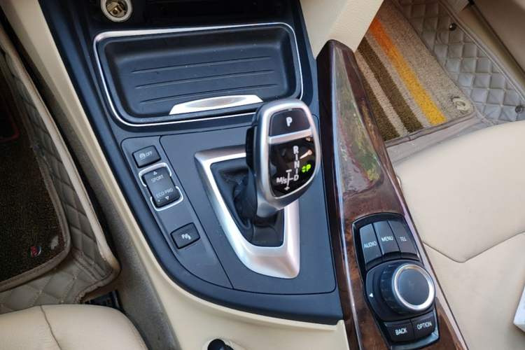 Used BMW 3 Series 2014 328Li Fashion Model Gear Lever