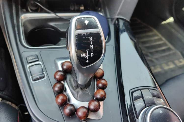Used BMW 3 Series 2014 320i Sport Design Package Gear Lever