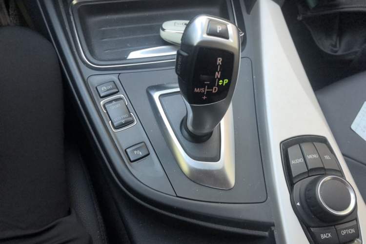Used BMW 3 Series 2014 320Li Fashion Model Gear Lever