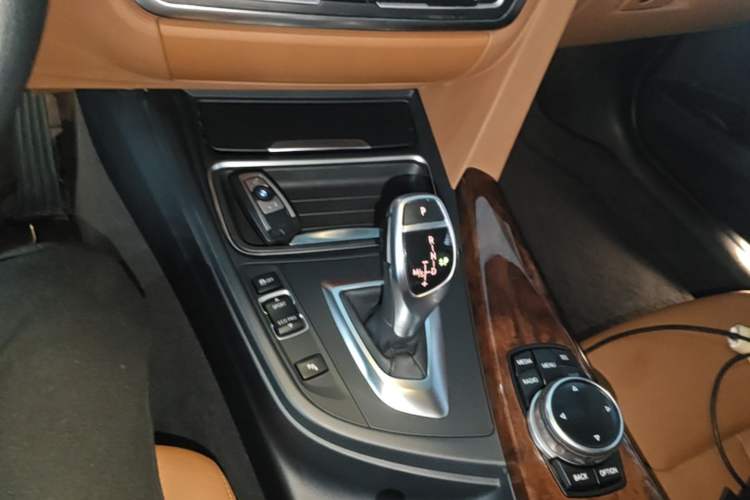 Used BMW 3 Series 2014 328Li Luxury Design Package Gear Lever