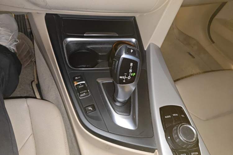 Used BMW 3 Series 2014 320Li Fashion Model Gear Lever