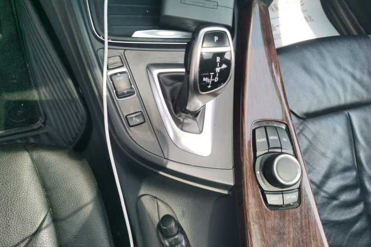 Used BMW 3 Series 2014 328Li Fashion Model Gear Lever