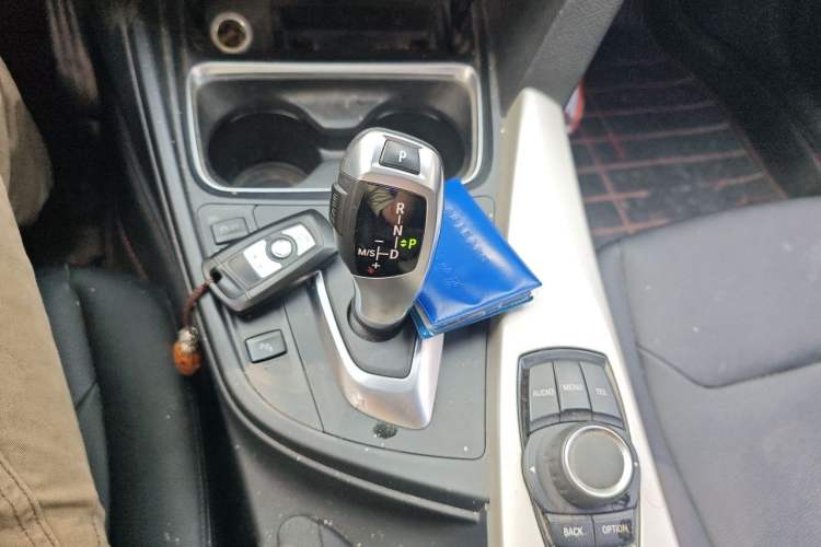 Used BMW 3 Series 2014 320Li Fashion Model Gear Lever