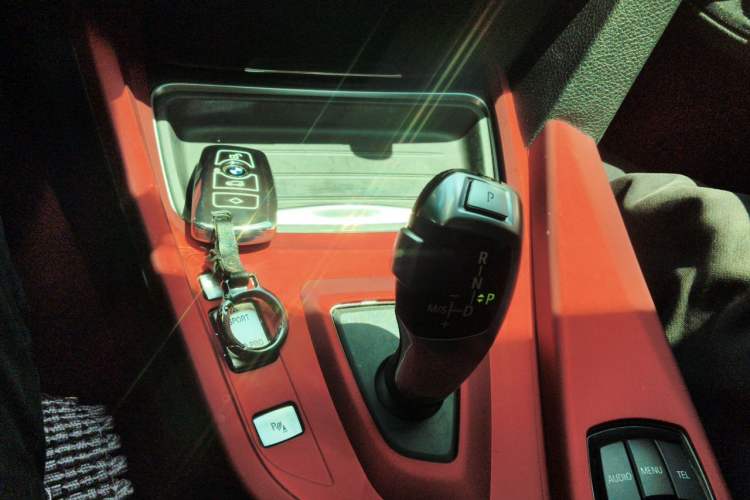 Used BMW 3 Series 2014 320i Sport Edition Gear Lever