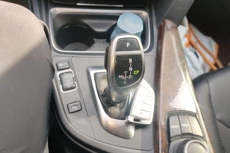 Used BMW 3 Series 2014 328Li Fashion Model Gear Lever