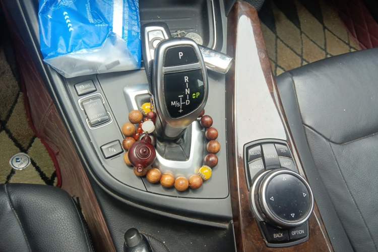 Used BMW 3 Series 2014 320Li Luxury Design Package Gear Lever