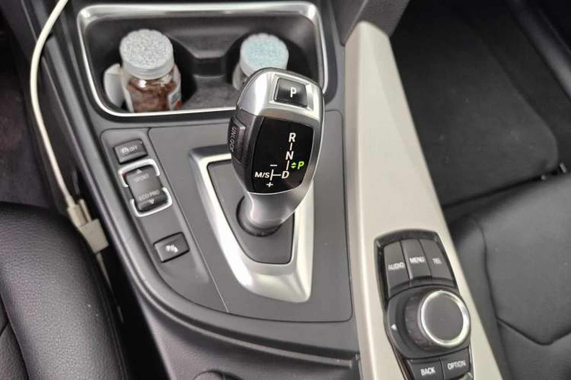 Used BMW 3 Series 2014 320Li Fashion Model Gear Lever