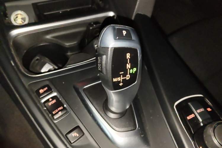 Used BMW 3 Series 2014 320Li Fashion Model Gear Lever