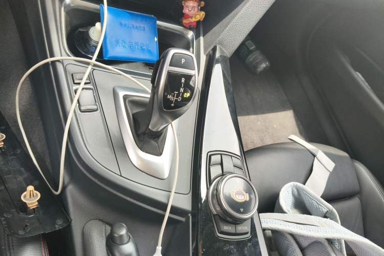 Used BMW 3 Series 2014 320i Sport Design Package Gear Lever