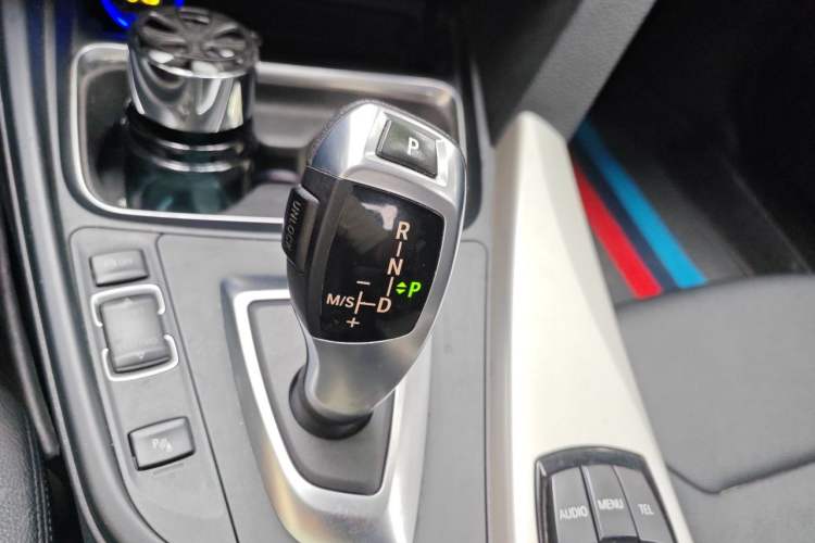 Used BMW 3 Series 2014 320Li Fashion Model Gear Lever
