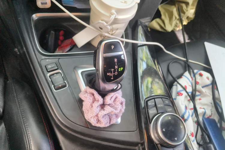 Used BMW 3 Series 2014 320i Sport Design Package Gear Lever