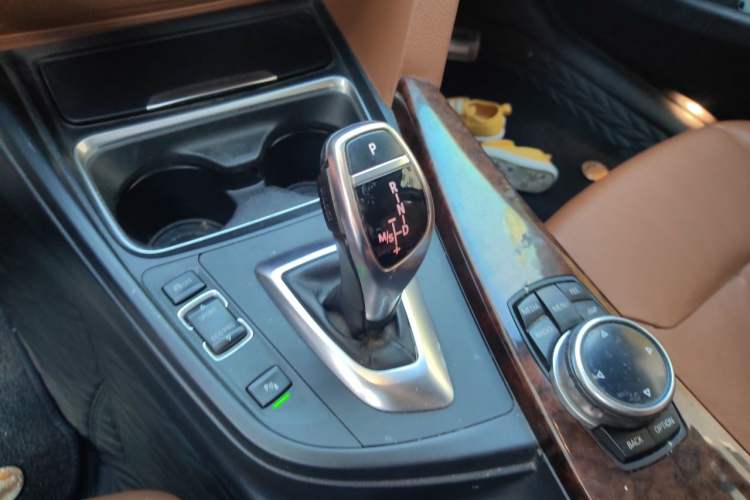 Used BMW 3 Series 2014 320Li Luxury Design Package Gear Lever