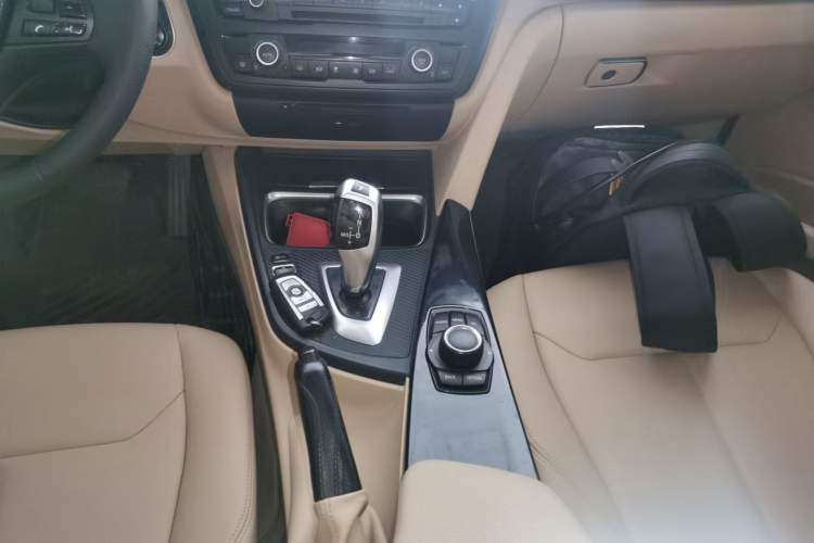 Used BMW 3 Series 2014 320Li Fashion Model Gear Lever