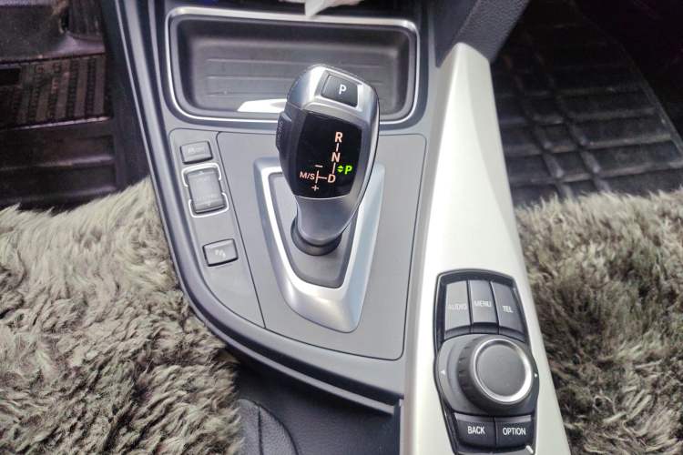 Used BMW 3 Series 2014 320Li Fashion Model Gear Lever