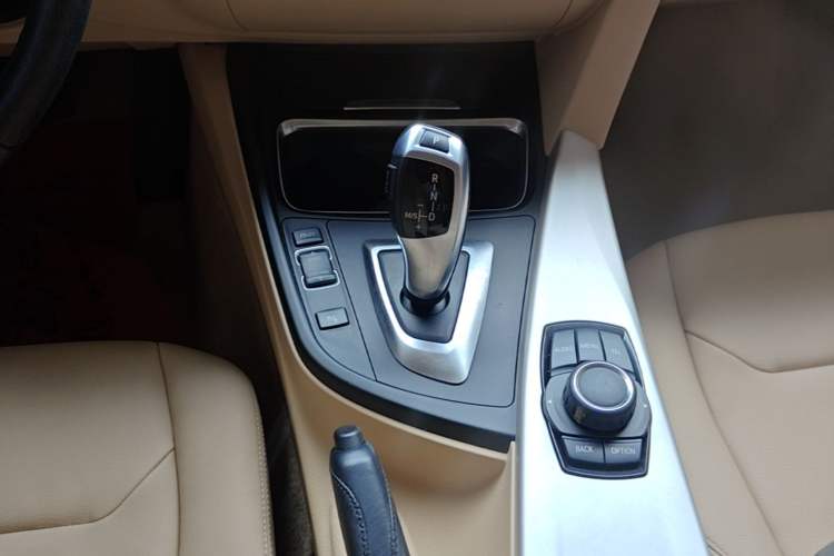 Used BMW 3 Series 2014 320Li Fashion Model Gear Lever