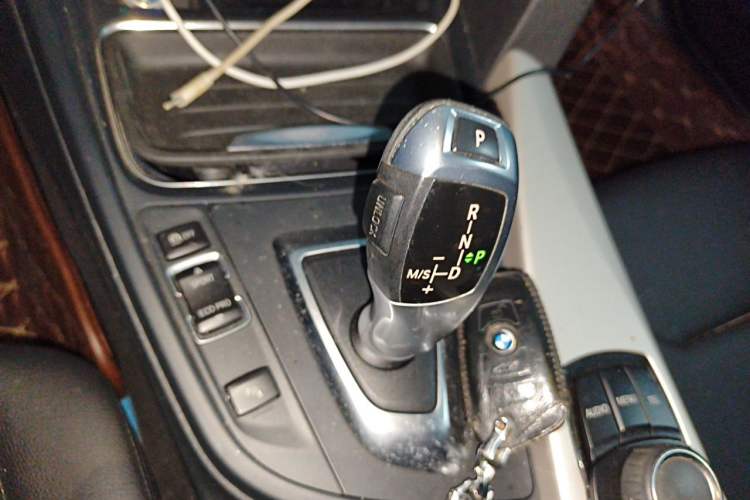 Used BMW 3 Series 2014 320Li Fashion Model Gear Lever