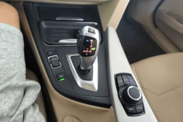 Used BMW 3 Series 2014 320Li Fashion Model Gear Lever