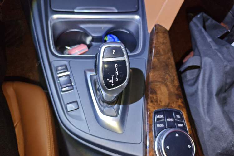 Used BMW 3 Series 2014 320Li Luxury Design Package Gear Lever