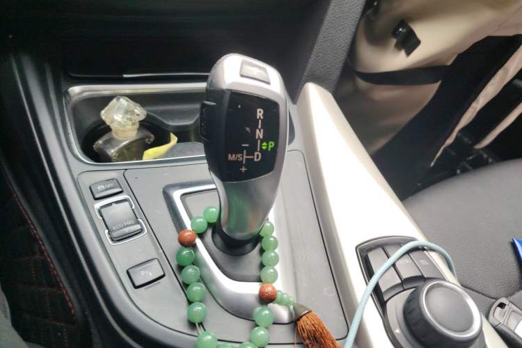 Used BMW 3 Series 2014 320Li Fashion Model Gear Lever
