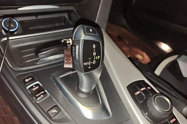Used BMW 3 Series 2014 320Li Fashion Model Gear Lever