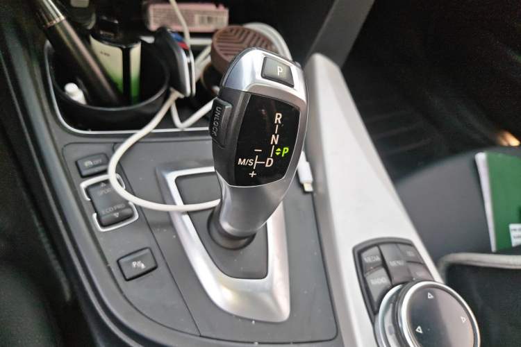 Used BMW 3 Series 2014 320Li Fashion Model Gear Lever