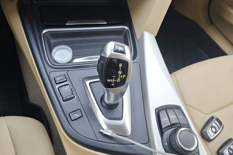 Used BMW 3 Series 2014 320Li Fashion Model Gear Lever