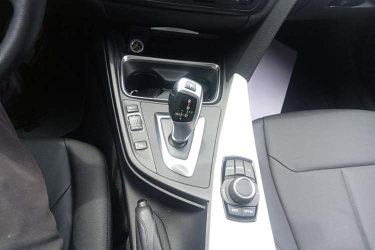 Used BMW 3 Series 2014 320Li Fashion Model Gear Lever