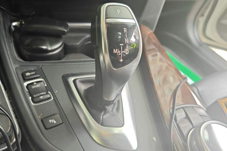 Used BMW 3 Series 2014 328Li Fashion Model Gear Lever