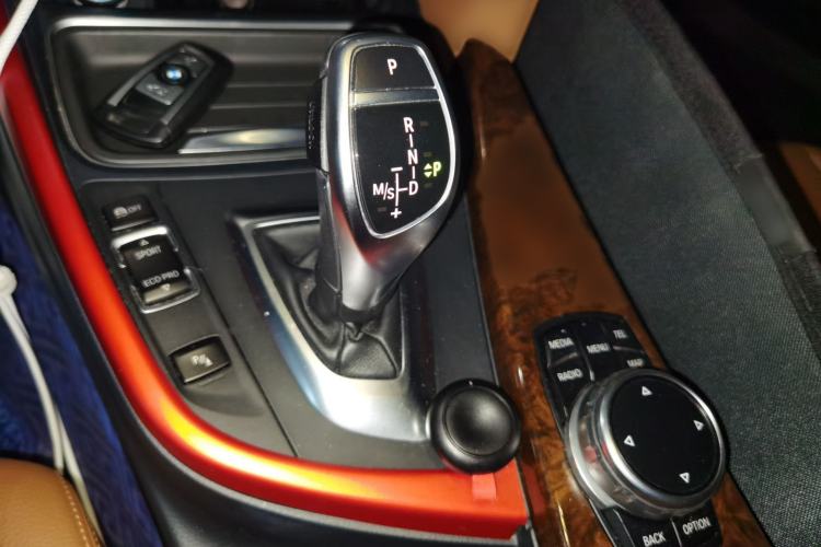 Used BMW 3 Series 2014 320Li Luxury Design Package Gear Lever