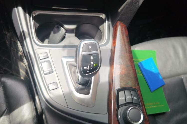 Used BMW 3 Series 2014 328Li Fashion Model Gear Lever