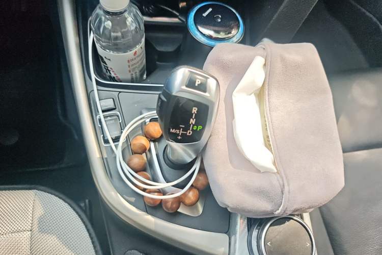 Used BMW 3 Series 2014 320i Sport Edition Gear Lever