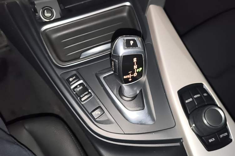 Used BMW 3 Series 2014 320Li Fashion Model Gear Lever
