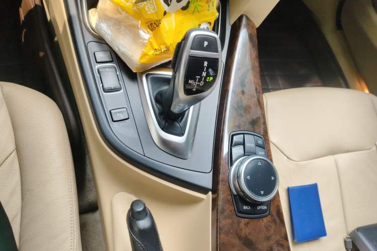 Used BMW 3 Series 2014 320Li Luxury Design Package Gear Lever