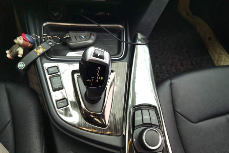 Used BMW 3 Series 2014 320Li Fashion Model Gear Lever