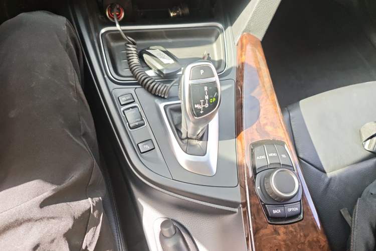 Used BMW 3 Series 2014 328Li Fashion Model Gear Lever