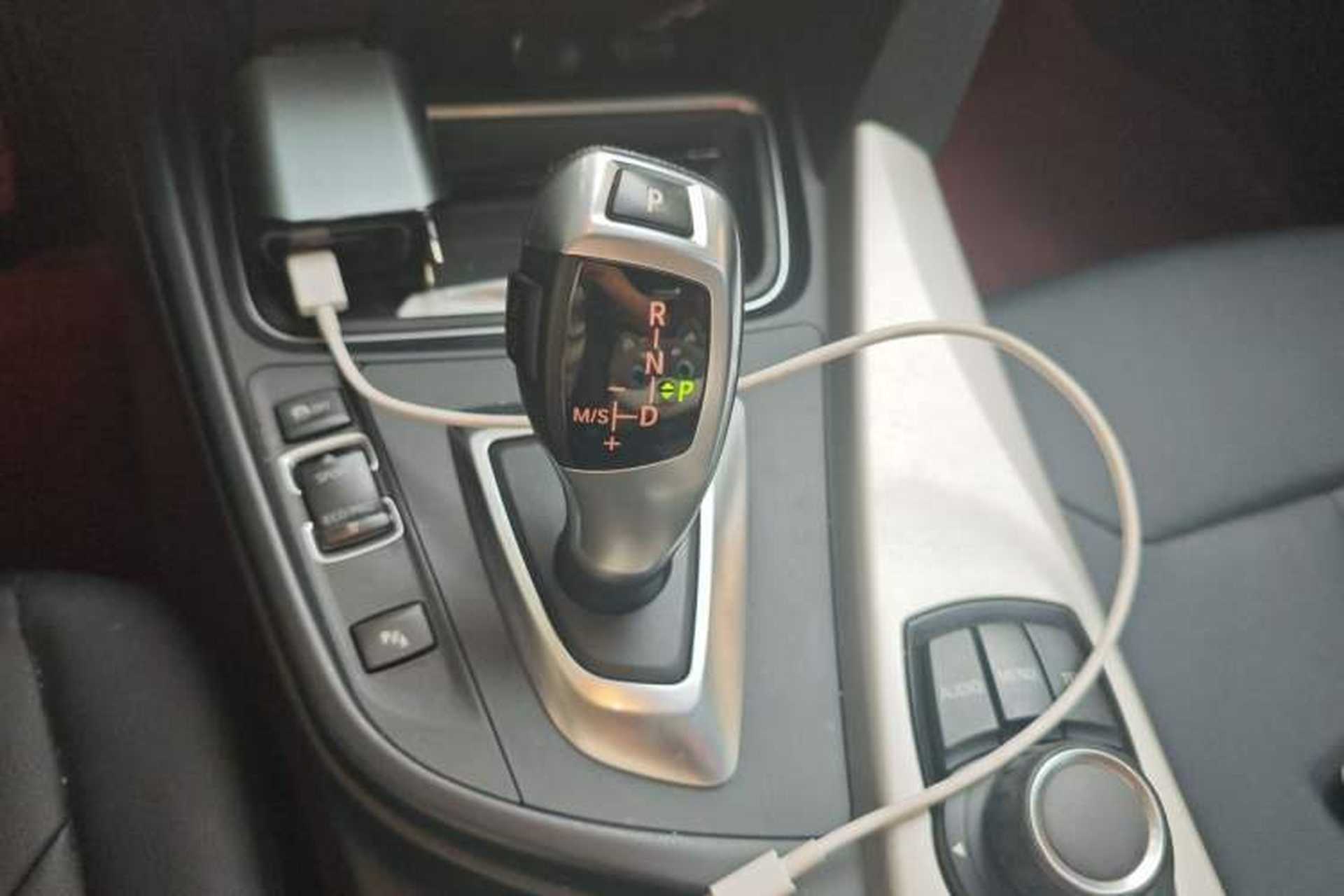 Used BMW 3 Series 2014 320Li Fashion Model Gear Lever