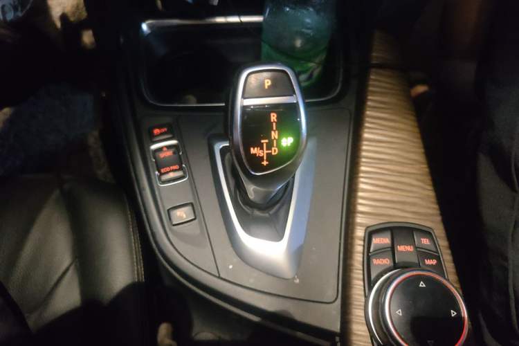 Used BMW 3 Series 2014 320Li Fashion Design Package Gear Lever