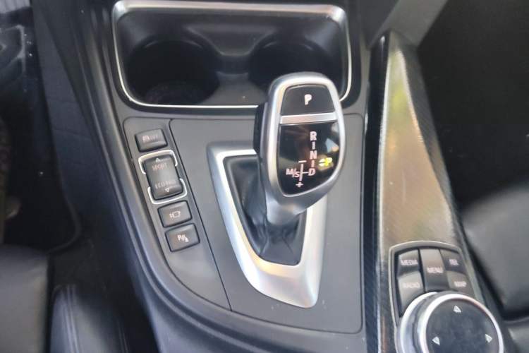 Used BMW 3 Series 2014 328i M Sport Edition Gear Lever