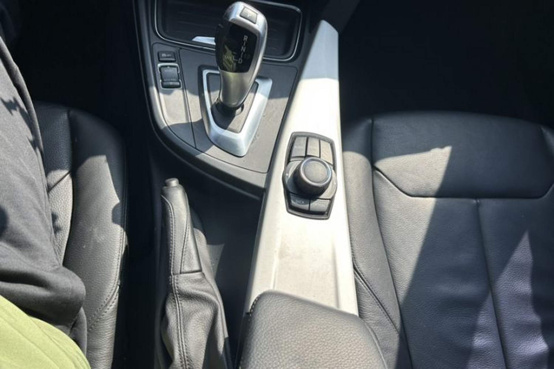 Used BMW 3 Series 2014 320i Sport Edition Gear Lever