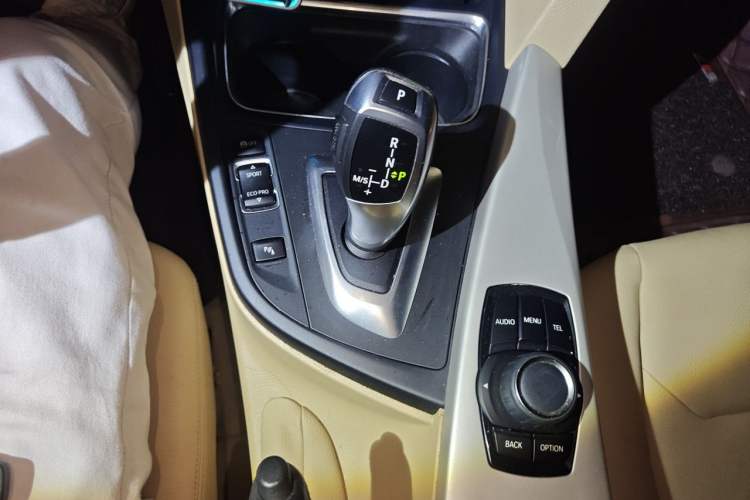 Used BMW 3 Series 2014 320Li Fashion Model Gear Lever